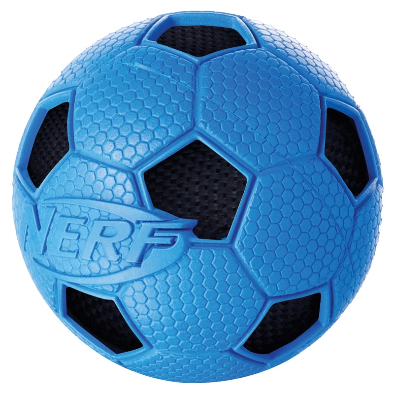 Игрушка для собак Nerf Мяч футбольный - 7,5 см игрушка для собак nerf мяч футбольный пищащий 6см