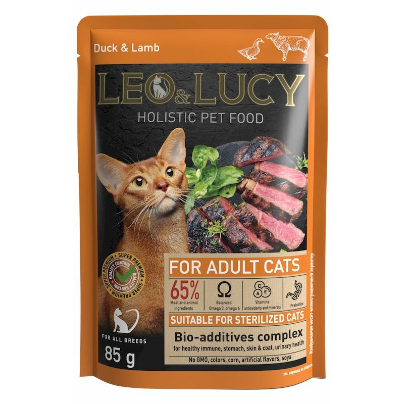 Leo&Lucy влажный полнорационный корм для стерилизованных кошек, с уткой, ягненком и биодобавками, кусочки в соусе, в паучах - 85 г 48648