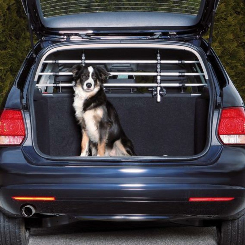 цена Решетка для багажника Trixie для собак ширина 96-163 см, высота 34-48 см серебряно-черная